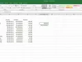 Foglio di calcolo Excel con dati di fatturato mensile e trimestrale. La casella nome "G5" mostra la formula "=SUMME(Umsatz)".