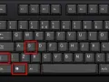 Tasti evidenziati: freccia su, S, tasto Windows. Utili per scorciatoie, come il tasto stamp.