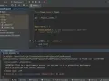 Un esempio di codice Python per un flask tutorial, con l'IDE PyCharm che mostra il file app.py e il terminale di esecuzione.
