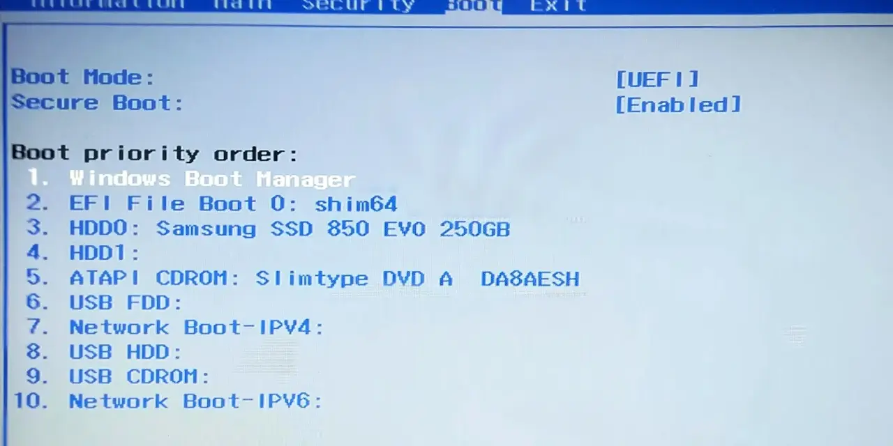 Schermata BIOS InsydeH20 con opzioni di avvio. Per disinstallare Ubuntu, modifica l'ordine di avvio per escludere le voci relative a Linux.