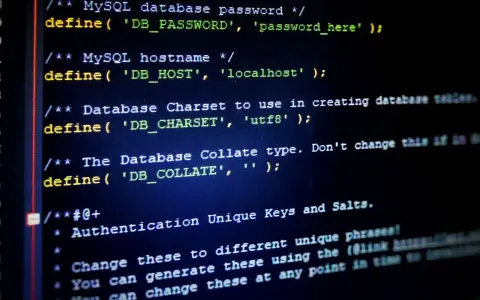 Codice PHP che definisce le impostazioni del database, inclusa la configurazione del sql collate.