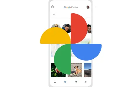 Schermata di Google Foto con il logo colorato sovrapposto. L'app mostra foto di persone, cani e paesaggi, organizzate nell'archivio.