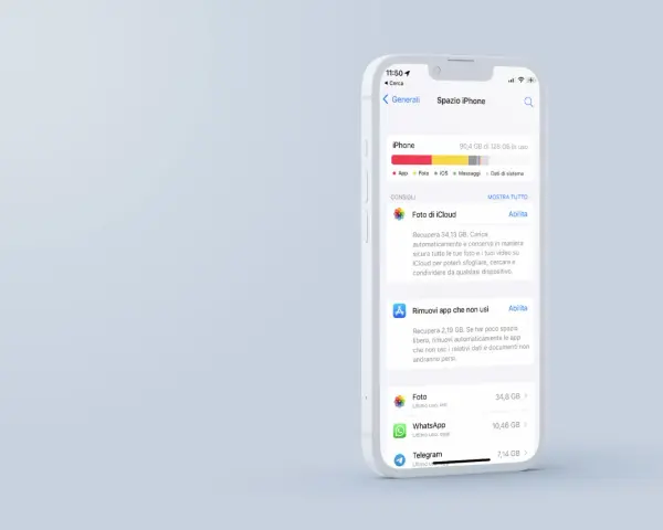 Gestione spazio iPhone: 90,4 GB usati. Suggerimenti per liberare memoria, come Foto di iCloud e rimozione app non usate.