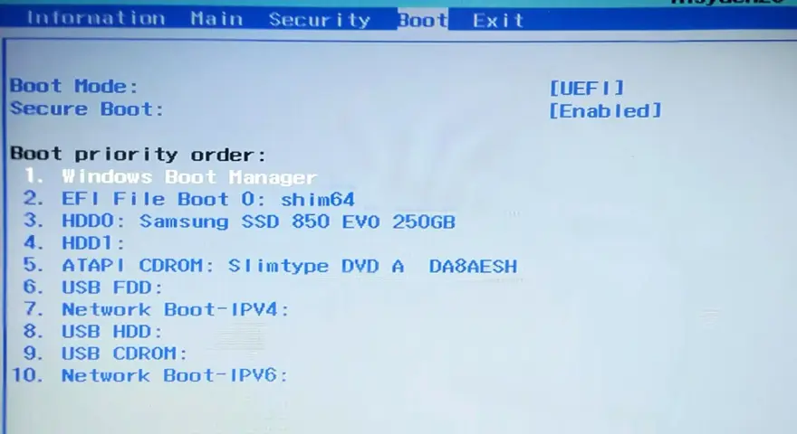 Schermata BIOS InsydeH20 con opzioni di avvio. Per disinstallare Ubuntu, modifica l'ordine di avvio per escludere le voci relative a Linux.