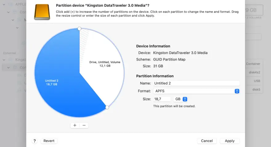 Finestra di Utilità Disco per creare partizione su un drive Kingston. Mostra un grafico a torta con due sezioni e dettagli per la nuova partizione.