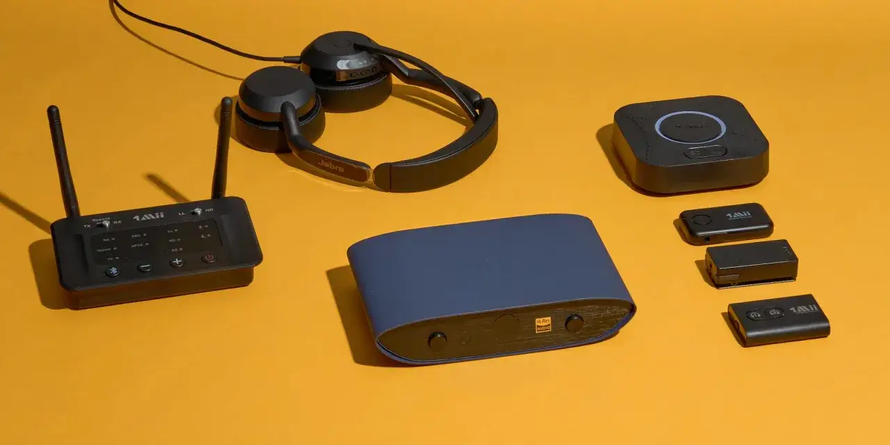 Dispositivi audio wireless, tra cui cuffie Jabra e trasmettitori/ricevitori 1Mii, illustrano il significato del bluetooth per un audio senza fili di alta qualit&agrave;.